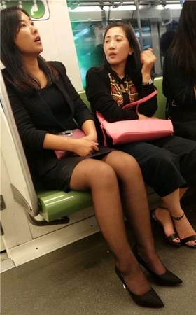 高跟，丝袜，紧身裙成熟美女