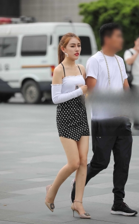 腿长的有点过分了 [18P]