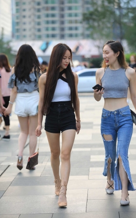 一个靠脸 一个有腰 你喜欢哪个 [23P]