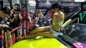 4k超清，超酷大波极品长腿性感美女车模