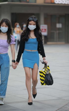 四九城嘎子街拍作品 – 你想要这样的女闺蜜吗