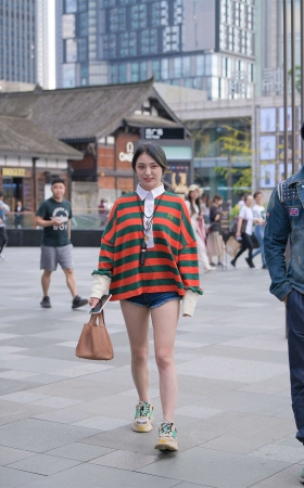 甜美青春牛仔短裤