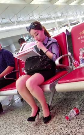 性感高跟鞋街拍肉丝美腿女神