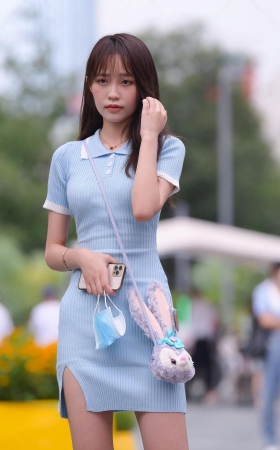 眉清目秀的美腿女孩 [19P]