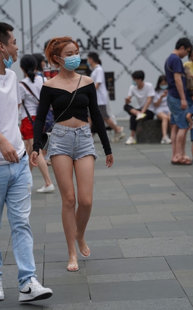 这样的热裤 白看不腻