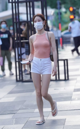 热裤美女 [22P]