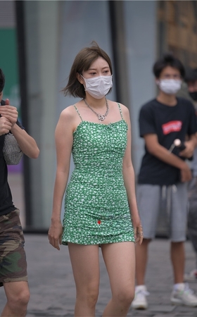 吊带裙小姐姐(53P)