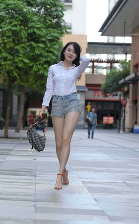 红石摄影作品●久别新遇热牛美女 【套图+视频】 [10P]