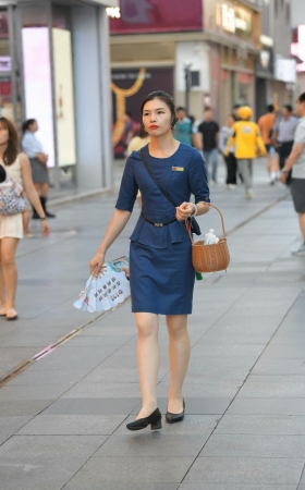 在上班的金店员工 [19P]