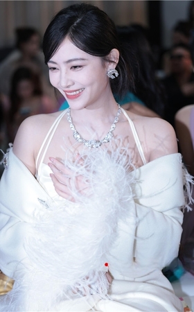 气质美人(96P)