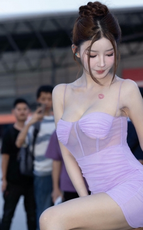 26CJ-熙熙酱小医仙双cb福利姬大秀美胸春光 [17P]