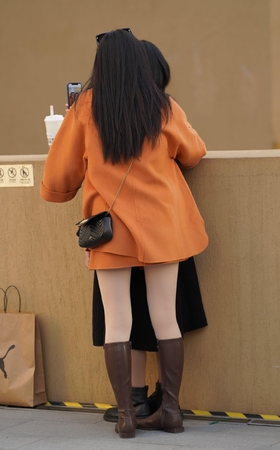 黄衣皮靴