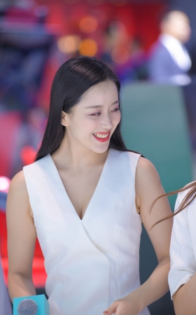 美而有女人味的主持人