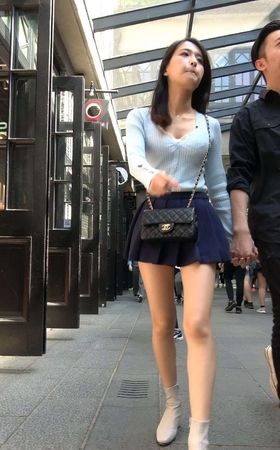 4K – 街拍超短裙小美眉 [932 MB/MP4]
