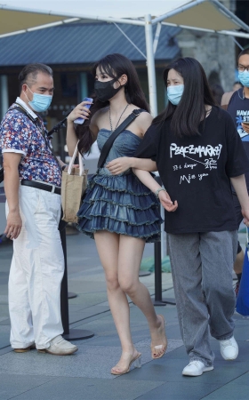 甜美动人牛仔裙