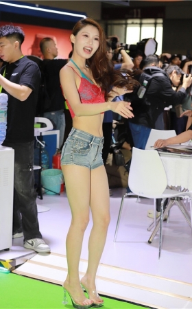 性感的小热裤美女(128P)