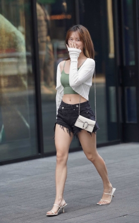 害羞的漂亮女孩 初恋的味道 [16P]