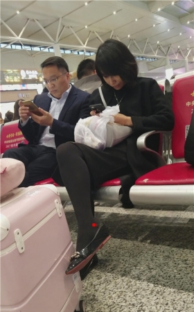漂亮的短发小姐姐