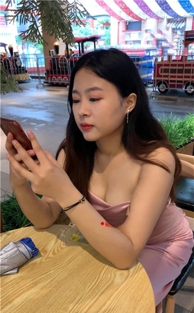 （视频）搭讪粉红裙少妇