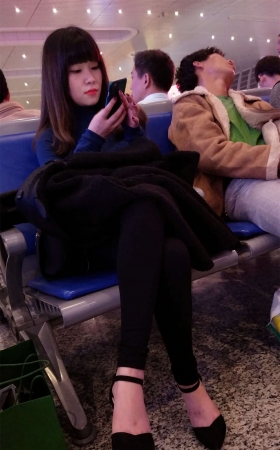 黑色尖角高跟黑色紧身铅笔裤美少妇极品纤细美腿