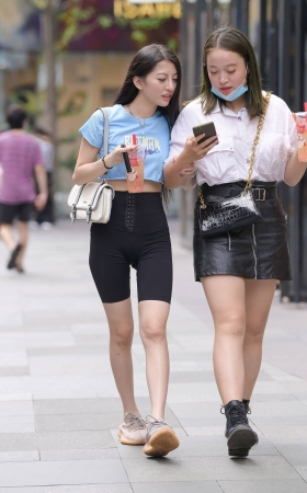 黑色紧身五分裤小姐姐 [22P]