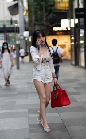 长发白热裤