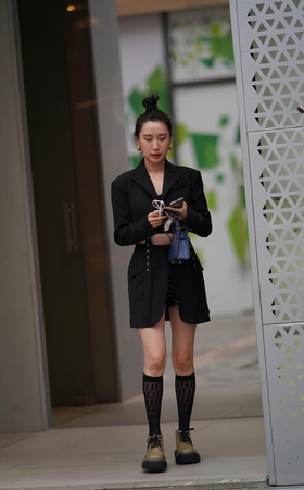 口罩少女