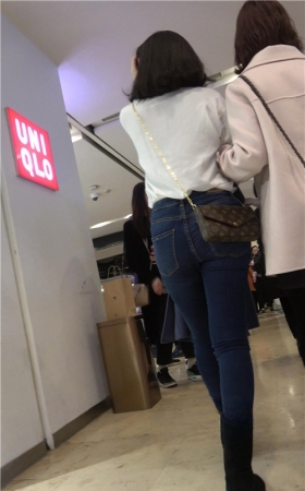 街拍三组牛仔裤MM