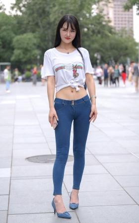 长发蜜桃紧牛 [19P]
