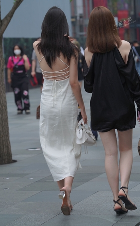 白裙长发