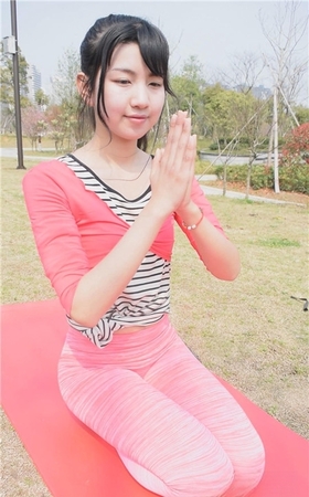 漂亮的清纯瑜伽小美女（二）