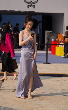 值得收藏躲起来看