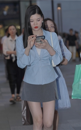 漂亮的白皙美女(35P)