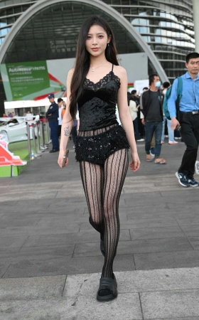 2532-5=62√网丝拖鞋小姐姐 11P