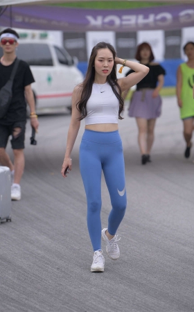 甜美蓝色瑜伽运动装