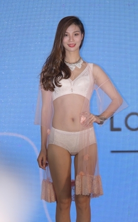 多套多模，美美哒