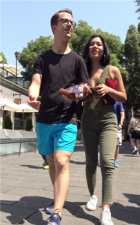 丰满的妹子