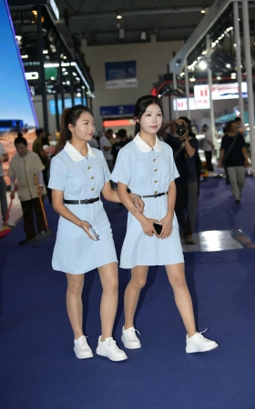 青春可爱马尾辫姐妹 [20P]