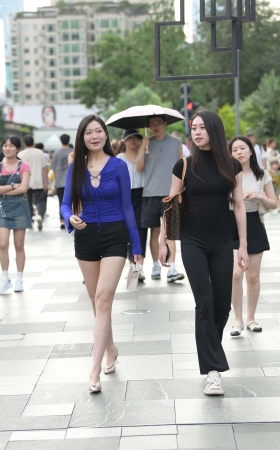 街拍成熟型大白腿美女姐姐 [22P]