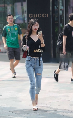 紧牛少女 [13P]
