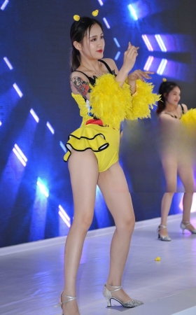 卡哇伊小高叉 [11P]