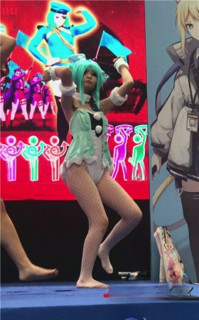 可爱的coplay女孩