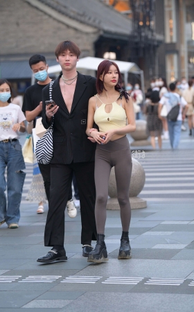 别人家的性感紧身女友~ [24P]
