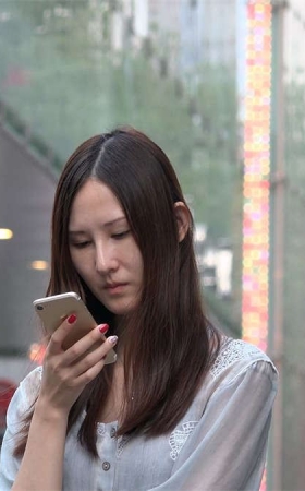 街角的高挑美少妇天然玉足