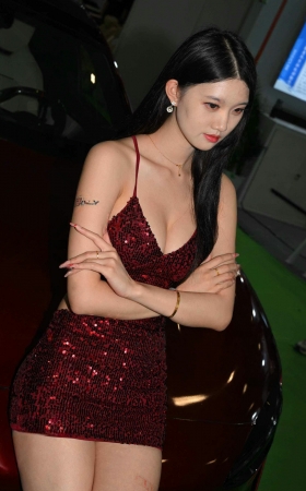 26322-21-140√美腿美胸美足美女-想她坐在我脸上 11P