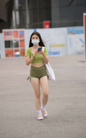 清凉运动热裤小姐姐 [23P]
