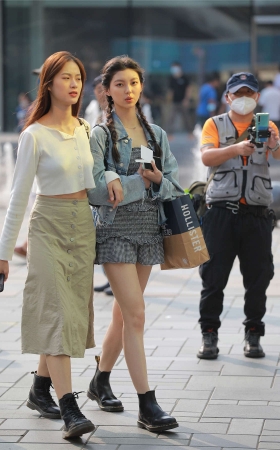 四九城嘎子街拍作品 – 邻家小妹