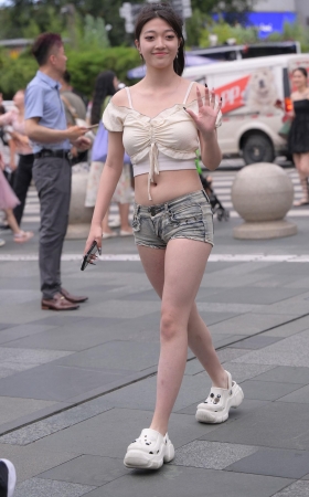 搭讪清纯学生妹 [20P]