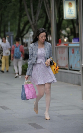 连衣裙波点丝高跟美姐 [17P]