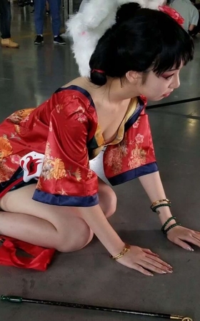 4K – 漫展cos的美眉, [1.19 GB/MP4]